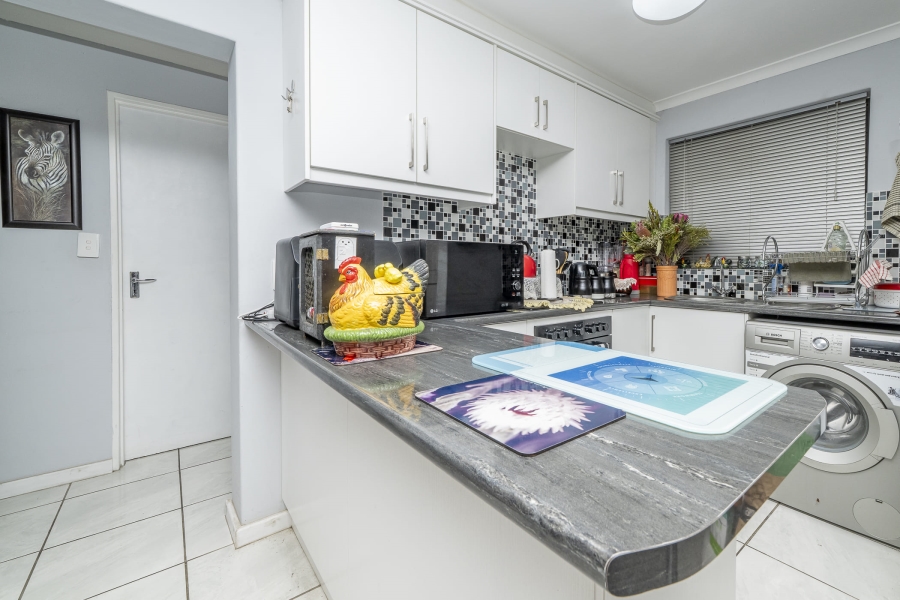 2 Bedroom Property for Sale in Morgenster Western Cape